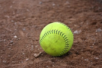 softball_pixabay.jpg